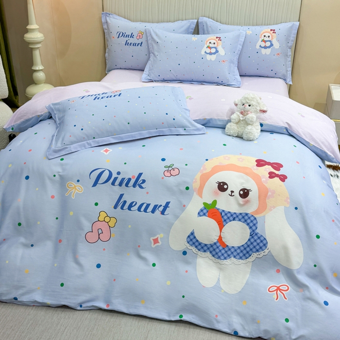 91家纺网 家纺一手货源 找家纺 红日子纺织品 2026新款13070全棉纯棉数码印花大版印花四件套 萌趣小兔-紫