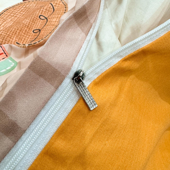 91家纺网 家纺一手货源 找家纺 红日子纺织品 2026新款13070全棉纯棉数码印花大版印花四件套 小象乐园-桔