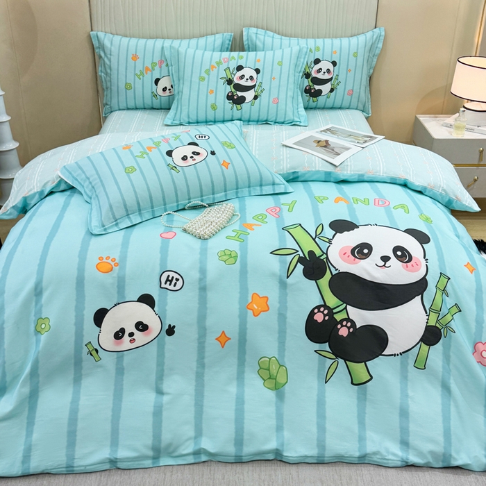 91家纺网 家纺一手货源 找家纺 红日子纺织品 2026新款13070全棉纯棉数码印花大版印花四件套 熊猫抱竹-蓝