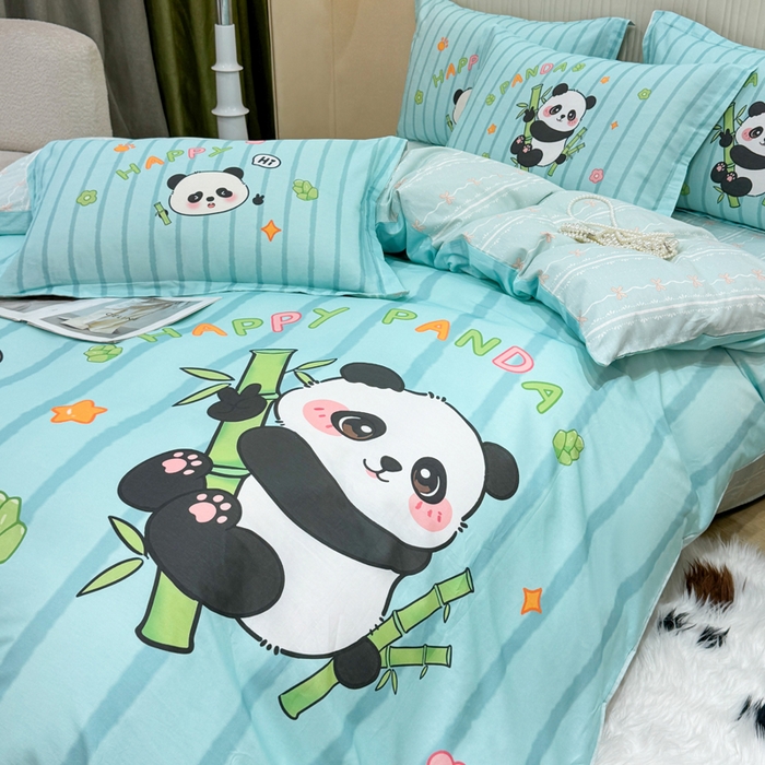 91家纺网 家纺一手货源 找家纺 红日子纺织品 2026新款13070全棉纯棉数码印花大版印花四件套 熊猫抱竹-蓝