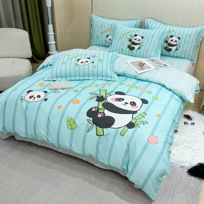 91家纺网 家纺一手货源 找家纺 红日子纺织品 2026新款13070全棉纯棉数码印花大版印花四件套 熊猫抱竹-蓝