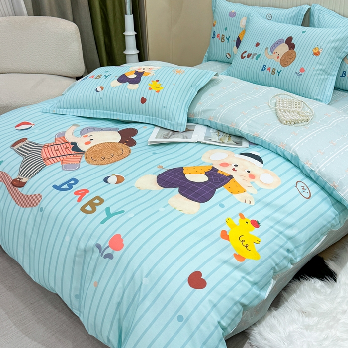 91家纺网 家纺一手货源 找家纺 红日子纺织品 2026新款13070全棉纯棉数码印花大版印花四件套 小象乐园-蓝