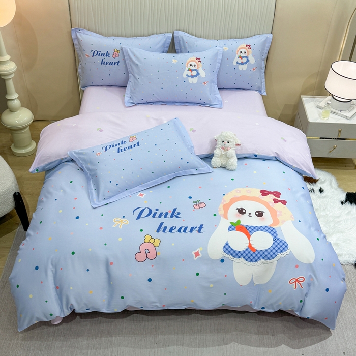 91家纺网 家纺一手货源 找家纺 红日子纺织品 2026新款13070全棉纯棉数码印花大版印花四件套 萌趣小兔-紫