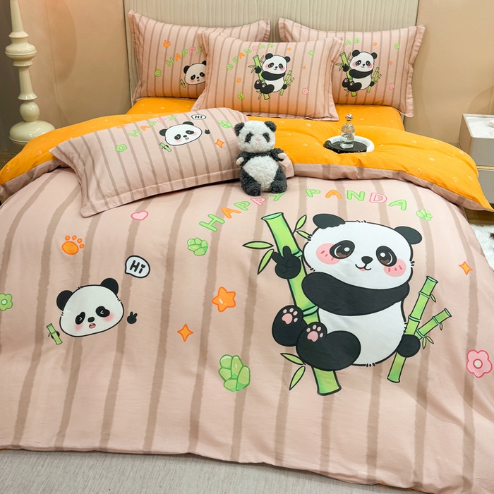 91家纺网 家纺一手货源 找家纺 红日子纺织品 2026新款13070全棉纯棉数码印花大版印花四件套 熊猫抱竹-桔