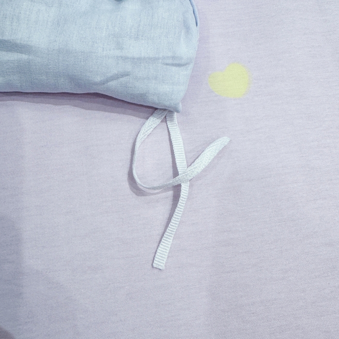 91家纺网 家纺一手货源 找家纺 红日子纺织品 2026新款13070全棉纯棉数码印花大版印花四件套 萌趣小兔-紫