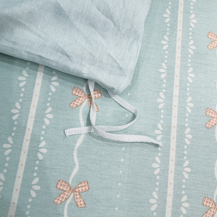 91家纺网 家纺一手货源 找家纺 红日子纺织品 2026新款13070全棉纯棉数码印花大版印花四件套 小象乐园-蓝