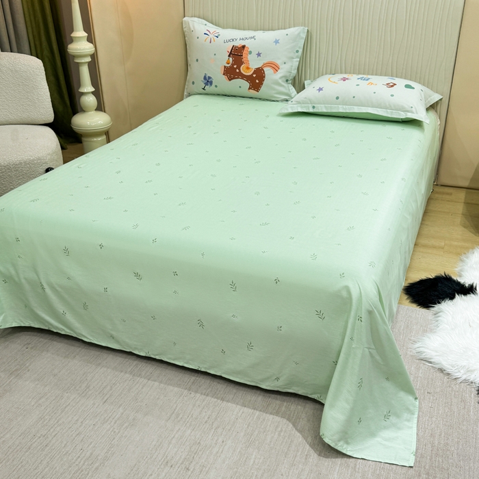 91家纺网 家纺一手货源 找家纺 红日子纺织品 2026新款13070全棉纯棉数码印花大版印花四件套 幸福加马-绿