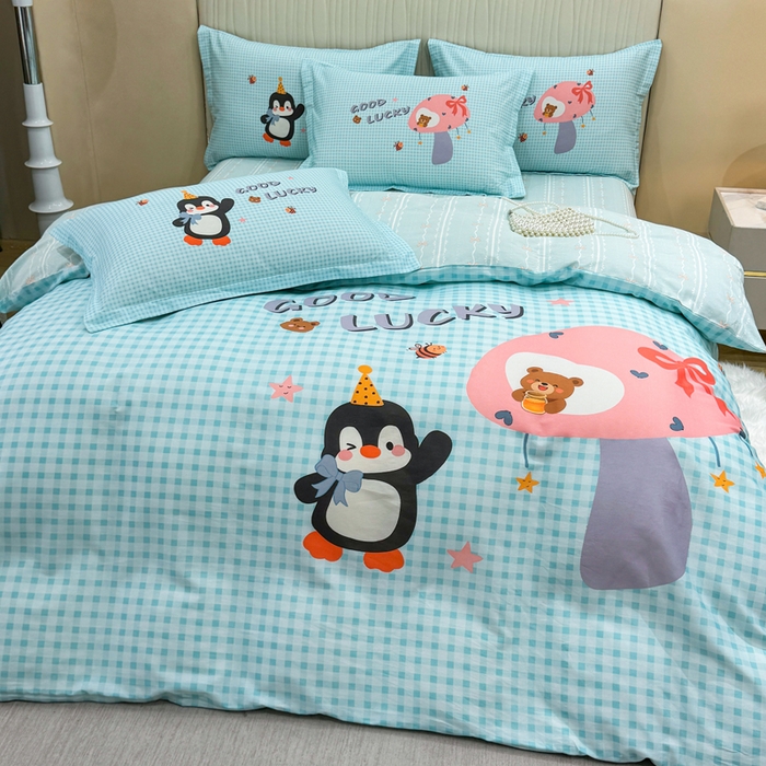 91家纺网 家纺一手货源 找家纺 红日子纺织品 2026新款13070全棉纯棉数码印花大版印花四件套 幸运蓝格-蓝