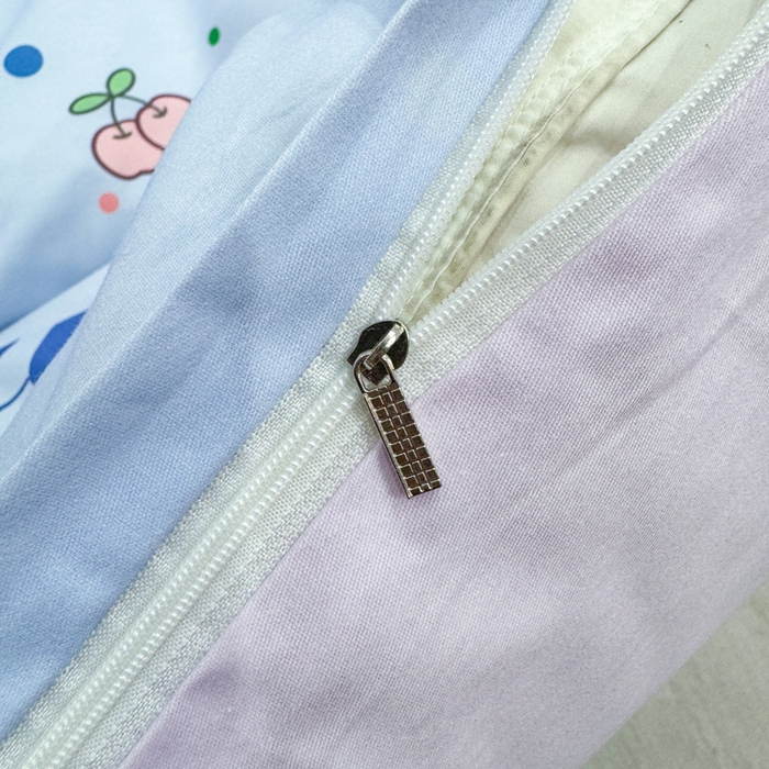 91家纺网 家纺一手货源 找家纺 红日子纺织品 2026新款13070全棉纯棉数码印花大版印花四件套 萌趣小兔-紫