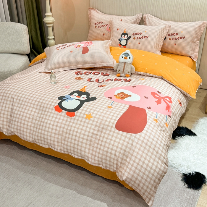 91家纺网 家纺一手货源 找家纺 红日子纺织品 2026新款13070全棉纯棉数码印花大版印花四件套 幸运蓝格-桔