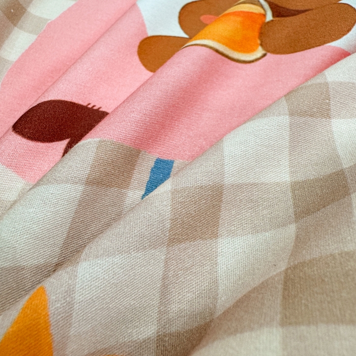 91家纺网 家纺一手货源 找家纺 红日子纺织品 2026新款13070全棉纯棉数码印花大版印花四件套 幸运蓝格-桔