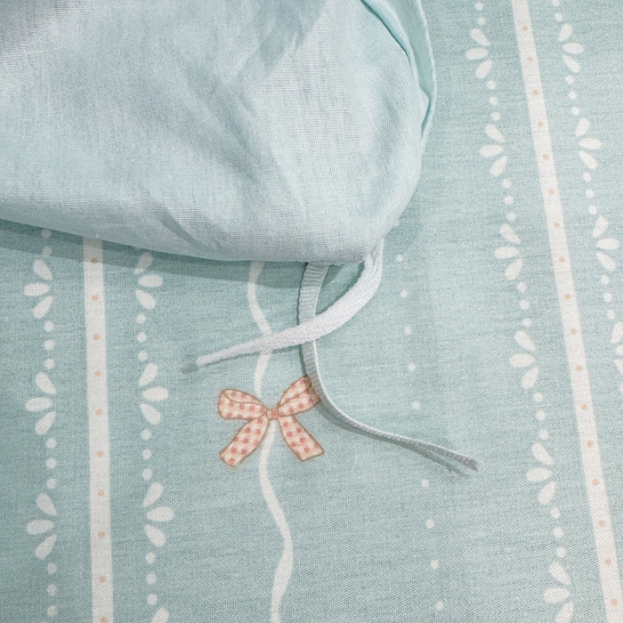 91家纺网 家纺一手货源 找家纺 红日子纺织品 2026新款13070全棉纯棉数码印花大版印花四件套 熊猫抱竹-蓝