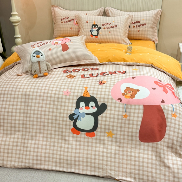 91家纺网 家纺一手货源 找家纺 红日子纺织品 2026新款13070全棉纯棉数码印花大版印花四件套 幸运蓝格-桔