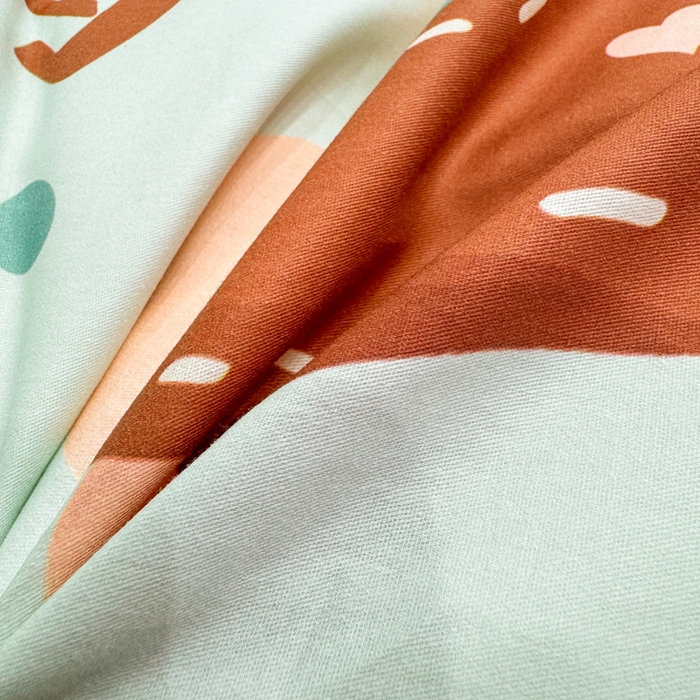 91家纺网 家纺一手货源 找家纺 红日子纺织品 2026新款13070全棉纯棉数码印花大版印花四件套 幸福加马-绿