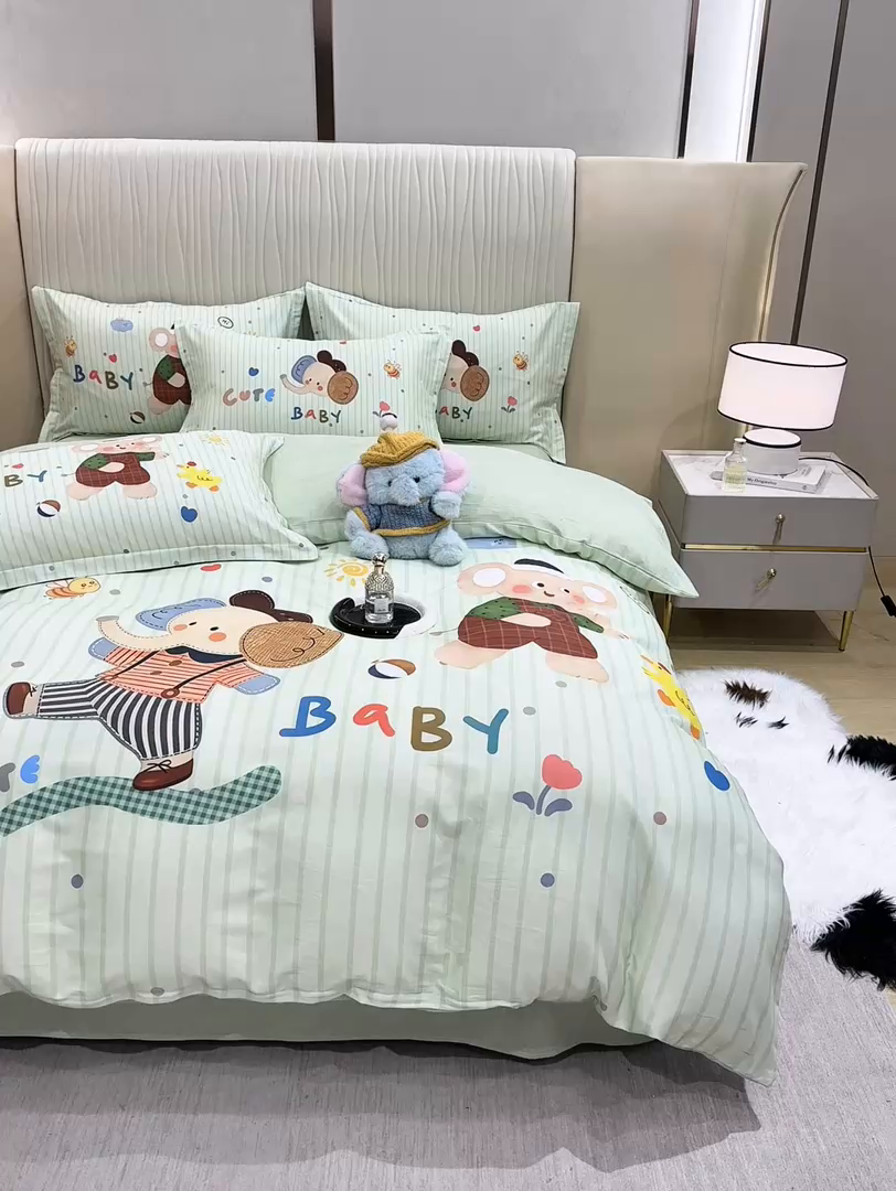 91家纺网 家纺一手货源 找家纺 红日子纺织品 2026新款13070全棉纯棉数码印花大版印花四件套 小象乐园-绿