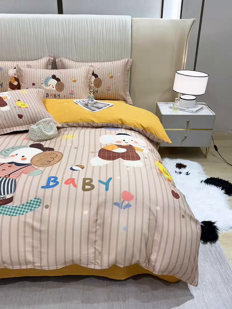 91家纺网 家纺一手货源 找家纺 红日子纺织品 2026新款13070全棉纯棉数码印花大版印花四件套 小象乐园-桔