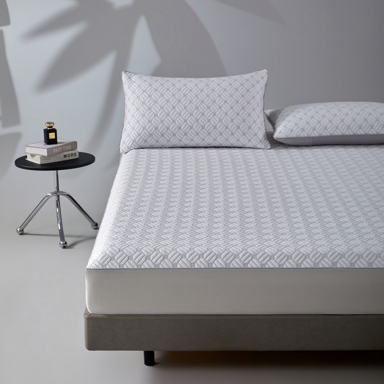 91家纺网 家纺一手货源 找家纺 满座家居 2026新款乙纶高冰凉感高分子PE凉席床笠款冰丝席三件套 清澜