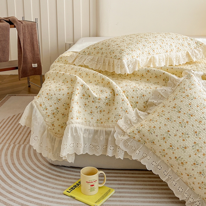 91家纺网 家纺一手货源 找家纺 羽爱家纺 2026新款全棉水洗韩版花边床盖四件套 丛林花田