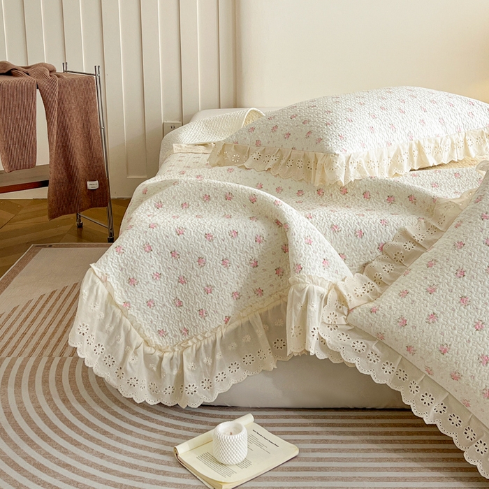 91家纺网 家纺一手货源 找家纺 羽爱家纺 2026新款全棉水洗韩版花边床盖四件套 海盐繁花