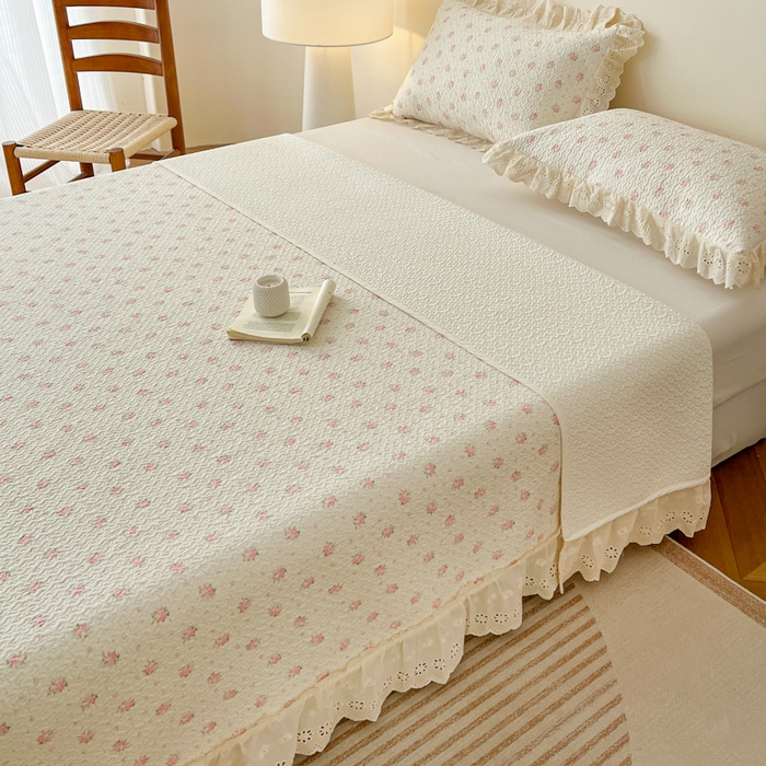 91家纺网 家纺一手货源 找家纺 羽爱家纺 2026新款全棉水洗韩版花边床盖四件套 海盐繁花