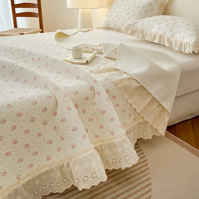 91家纺网 家纺一手货源 找家纺 羽爱家纺 2026新款全棉水洗韩版花边床盖四件套 海盐繁花