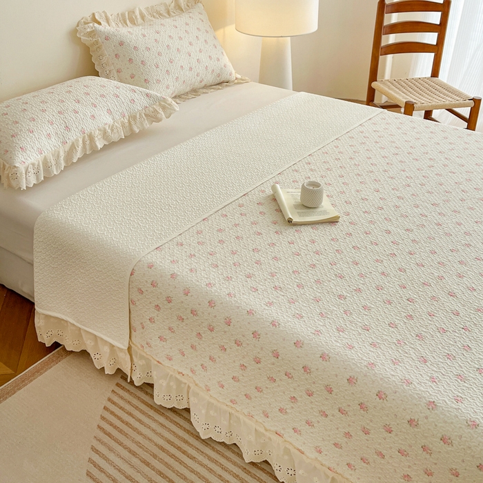 91家纺网 家纺一手货源 找家纺 羽爱家纺 2026新款全棉水洗韩版花边床盖四件套 海盐繁花