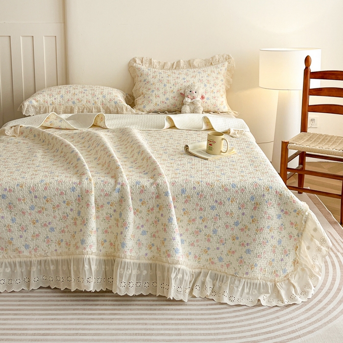 91家纺网 家纺一手货源 找家纺 羽爱家纺 2026新款全棉水洗韩版花边床盖四件套 花梦芬芳