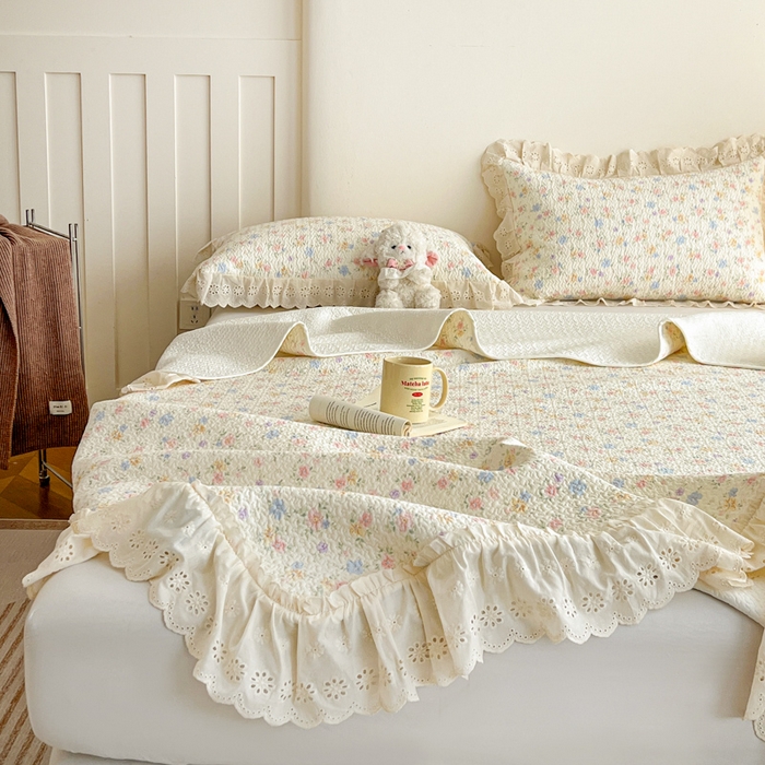 91家纺网 家纺一手货源 找家纺 羽爱家纺 2026新款全棉水洗韩版花边床盖四件套 花梦芬芳