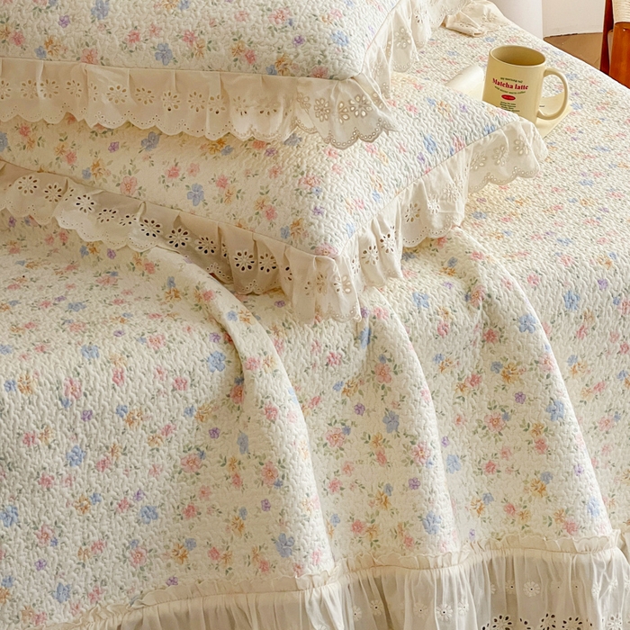 91家纺网 家纺一手货源 找家纺 羽爱家纺 2026新款全棉水洗韩版花边床盖四件套 花梦芬芳