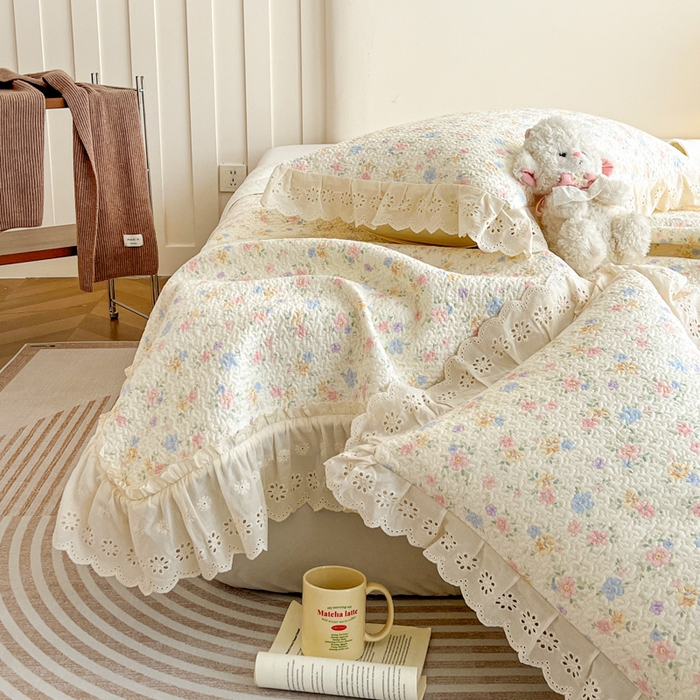 91家纺网 家纺一手货源 找家纺 羽爱家纺 2026新款全棉水洗韩版花边床盖四件套 花梦芬芳