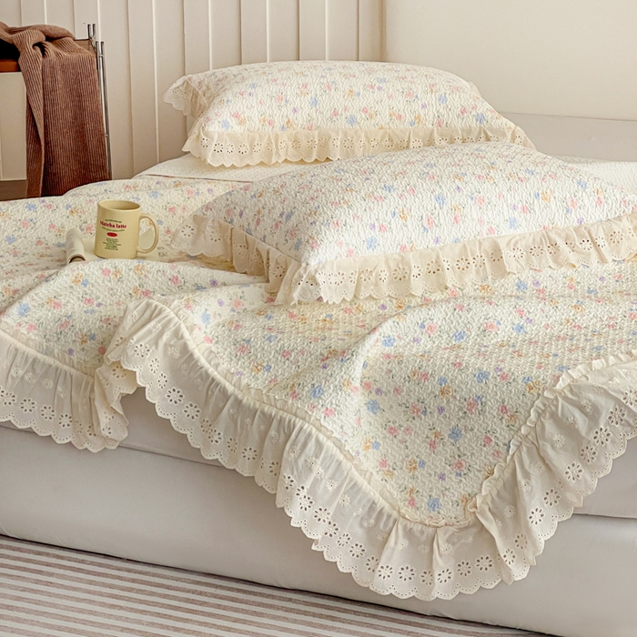 91家纺网 家纺一手货源 找家纺 羽爱家纺 2026新款全棉水洗韩版花边床盖四件套 花梦芬芳