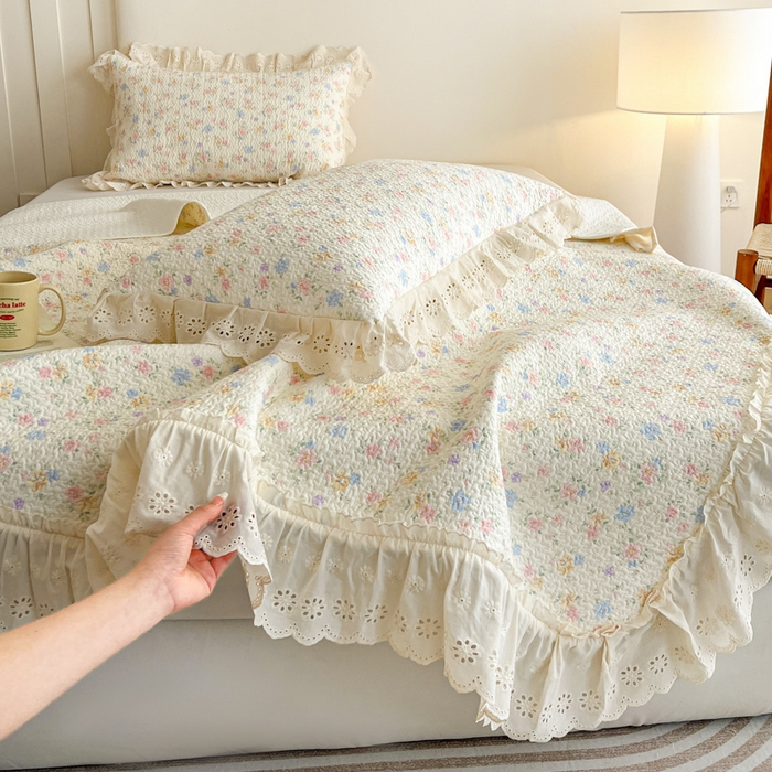 91家纺网 家纺一手货源 找家纺 羽爱家纺 2026新款全棉水洗韩版花边床盖四件套 花梦芬芳