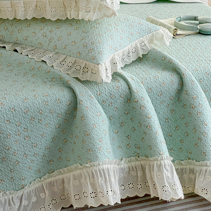 91家纺网 家纺一手货源 找家纺 羽爱家纺 2026新款全棉水洗韩版花边床盖四件套 花香四溢