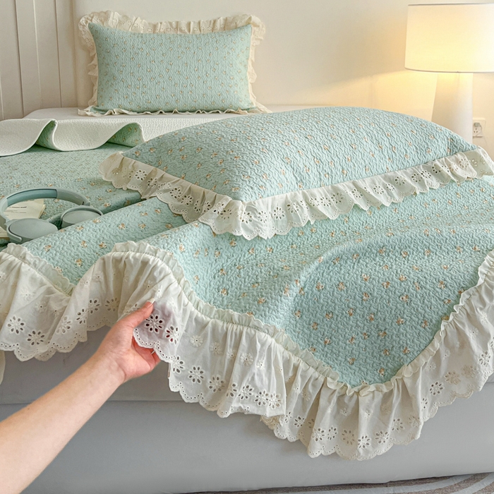 91家纺网 家纺一手货源 找家纺 羽爱家纺 2026新款全棉水洗韩版花边床盖四件套 花香四溢