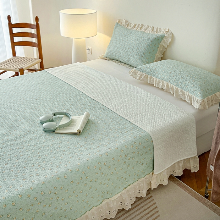 91家纺网 家纺一手货源 找家纺 羽爱家纺 2026新款全棉水洗韩版花边床盖四件套 花香四溢