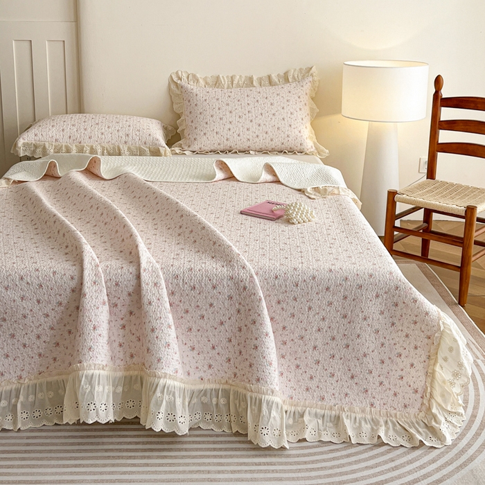 91家纺网 家纺一手货源 找家纺 羽爱家纺 2026新款全棉水洗韩版花边床盖四件套 花茵淡