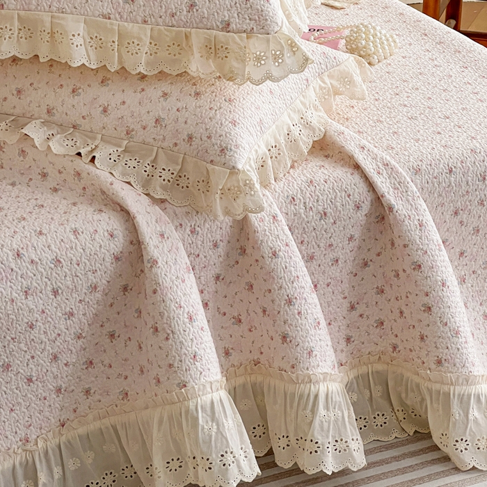 91家纺网 家纺一手货源 找家纺 羽爱家纺 2026新款全棉水洗韩版花边床盖四件套 花茵淡