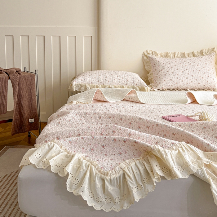91家纺网 家纺一手货源 找家纺 羽爱家纺 2026新款全棉水洗韩版花边床盖四件套 花茵淡