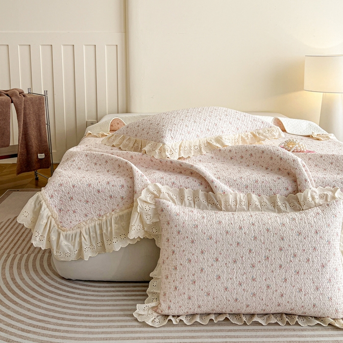 91家纺网 家纺一手货源 找家纺 羽爱家纺 2026新款全棉水洗韩版花边床盖四件套 花茵淡