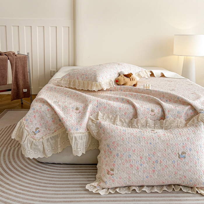 91家纺网 家纺一手货源 找家纺 羽爱家纺 2026新款全棉水洗韩版花边床盖四件套 甜美手记