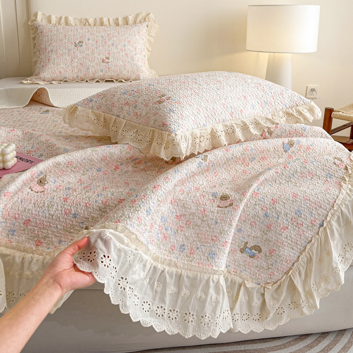 91家纺网 家纺一手货源 找家纺 羽爱家纺 2026新款全棉水洗韩版花边床盖四件套 甜美手记