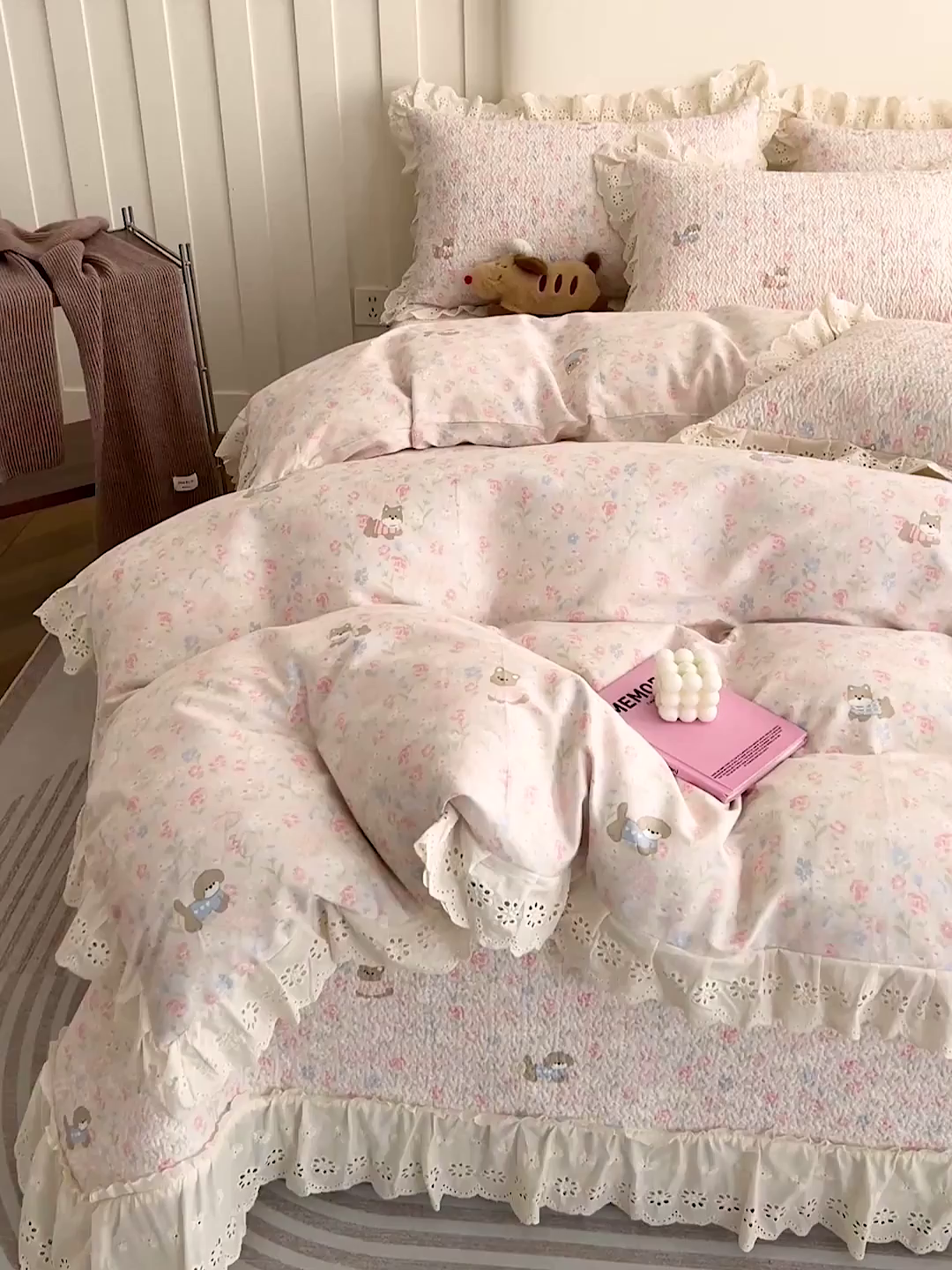 91家纺网 家纺一手货源 找家纺 羽爱家纺 2026新款全棉水洗韩版花边床盖四件套 甜美手记