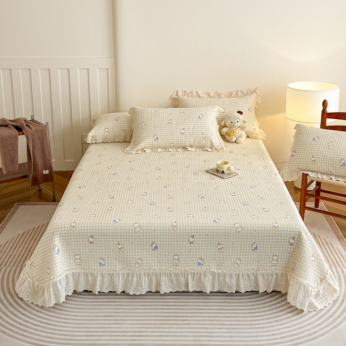 91家纺网 家纺一手货源 找家纺 羽爱家纺 2026新款全棉水洗韩版花边床盖四件套 甜糯熊熊