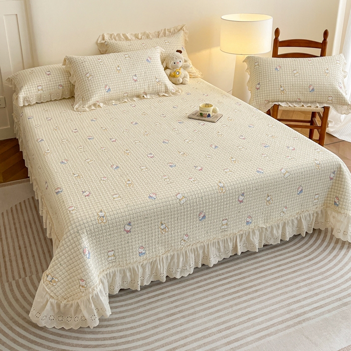 91家纺网 家纺一手货源 找家纺 羽爱家纺 2026新款全棉水洗韩版花边床盖四件套 甜糯熊熊