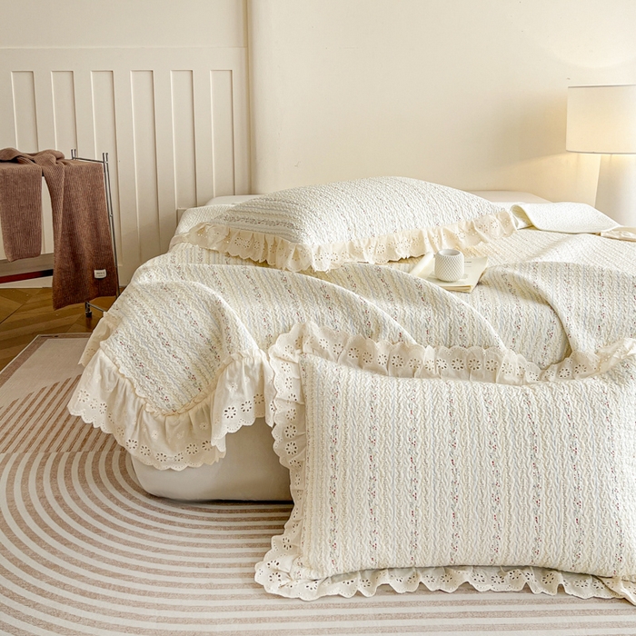 91家纺网 家纺一手货源 找家纺 羽爱家纺 2026新款全棉水洗韩版花边床盖四件套 雾下山野