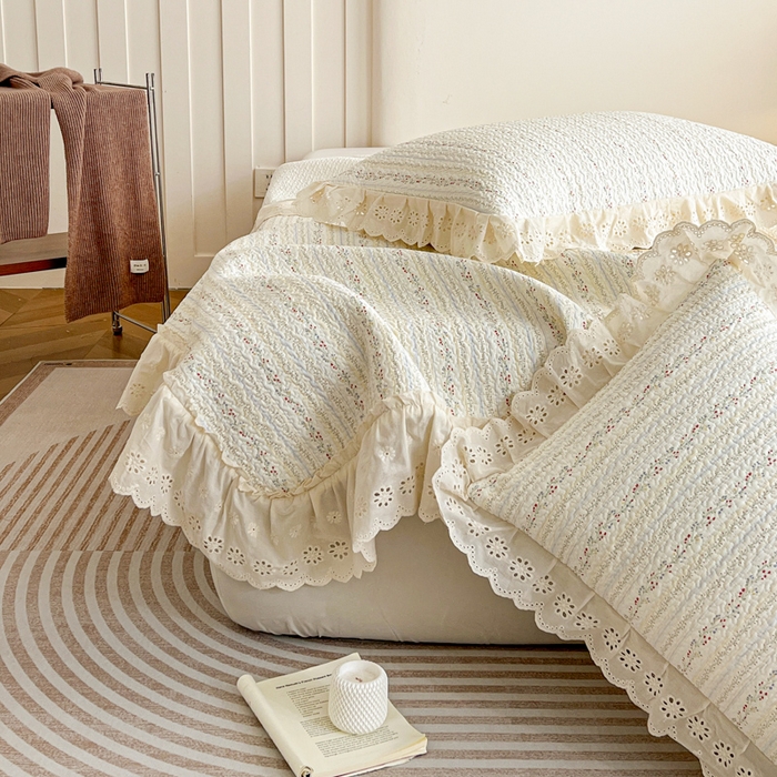 91家纺网 家纺一手货源 找家纺 羽爱家纺 2026新款全棉水洗韩版花边床盖四件套 雾下山野