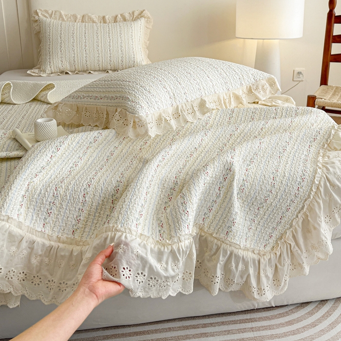 91家纺网 家纺一手货源 找家纺 羽爱家纺 2026新款全棉水洗韩版花边床盖四件套 雾下山野