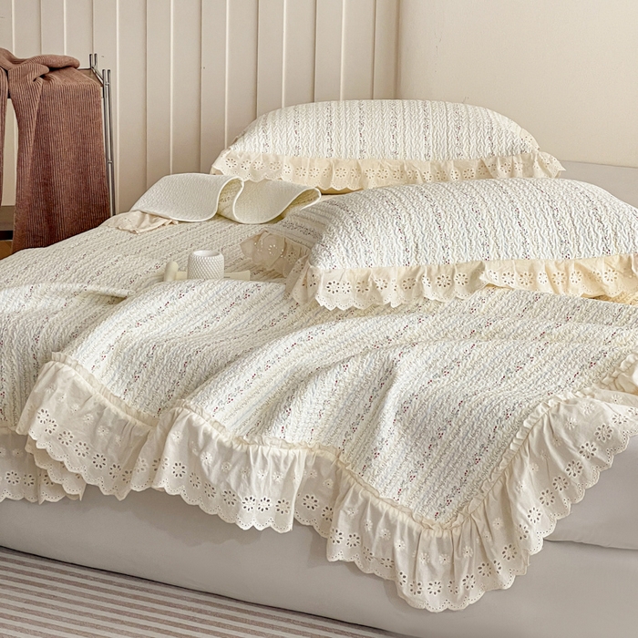 91家纺网 家纺一手货源 找家纺 羽爱家纺 2026新款全棉水洗韩版花边床盖四件套 雾下山野