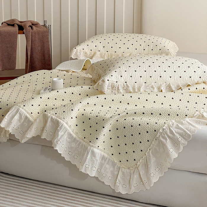 91家纺网 家纺一手货源 找家纺 羽爱家纺 2026新款全棉水洗韩版花边床盖四件套 心印柔