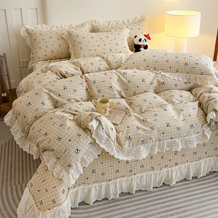 91家纺网 家纺一手货源 找家纺 羽爱家纺 2026新款全棉水洗韩版花边床盖四件套 熊猫福福